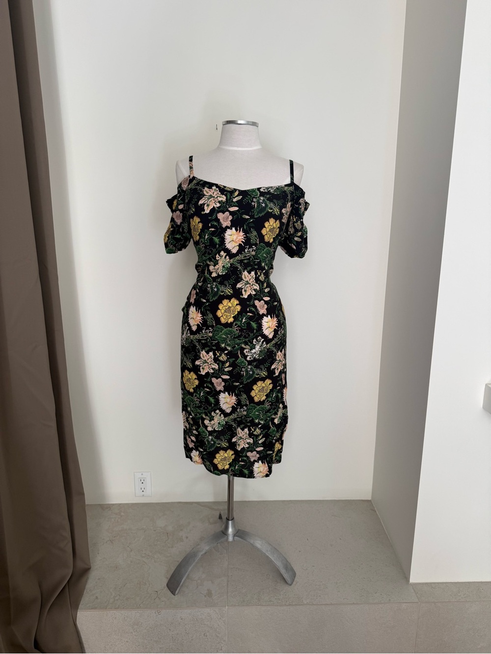 Club Monaco Black Floral Cold-Shoulder Midi Dress